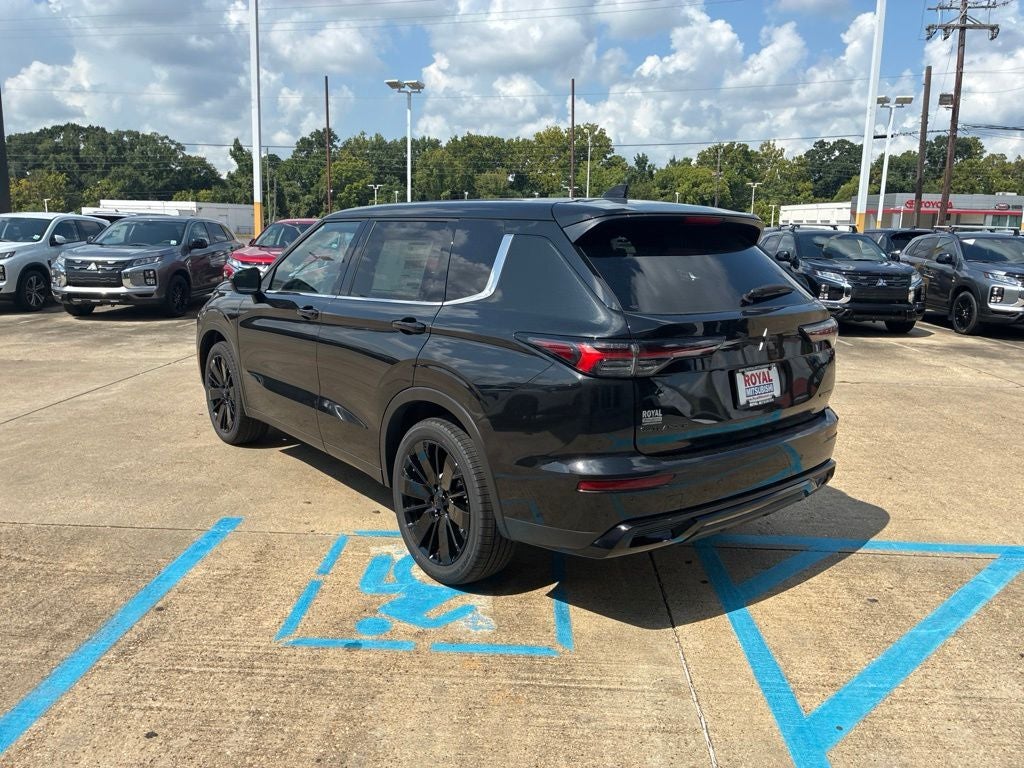 2026 Mitsubishi Outlander LE