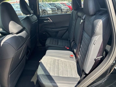 2026 Mitsubishi Outlander LE