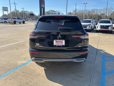 2026 Mitsubishi Outlander SE