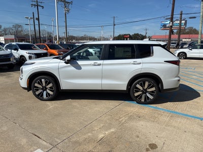 2026 Mitsubishi Outlander SE