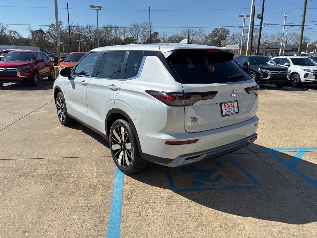 2026 Mitsubishi Outlander SE