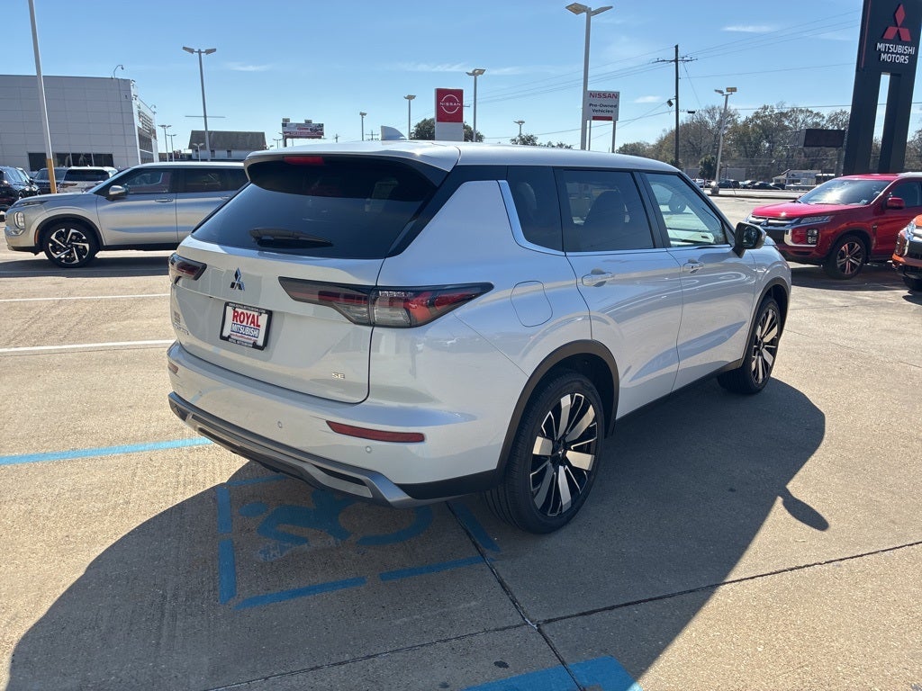 2026 Mitsubishi Outlander SE