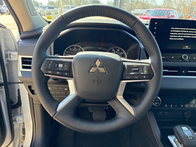 2026 Mitsubishi Outlander Base