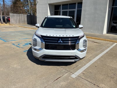 2026 Mitsubishi Outlander Base