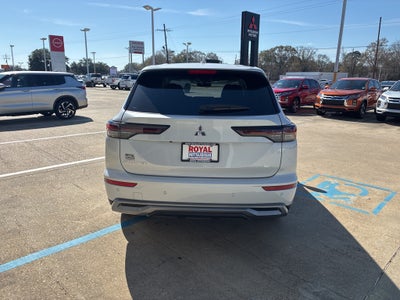 2026 Mitsubishi Outlander Base