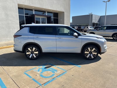 2026 Mitsubishi Outlander Base