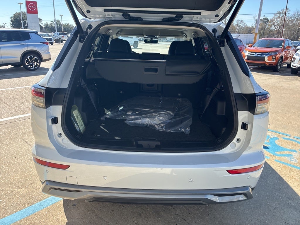 2026 Mitsubishi Outlander Base