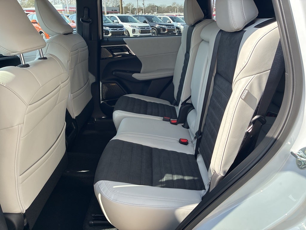 2026 Mitsubishi Outlander SE