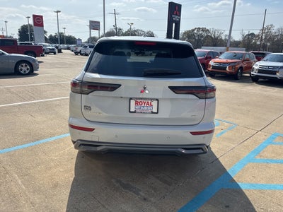 2026 Mitsubishi Outlander SE