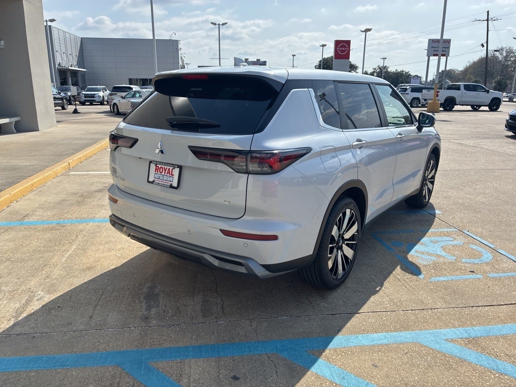 2026 Mitsubishi Outlander SE