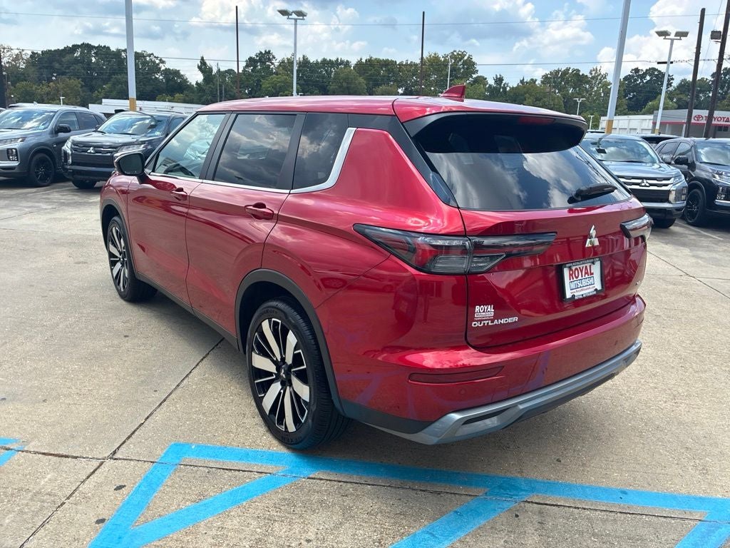 2026 Mitsubishi Outlander SE