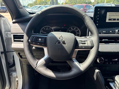 2026 Mitsubishi Outlander LE