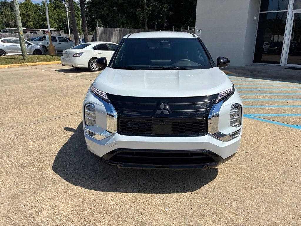 2026 Mitsubishi Outlander LE