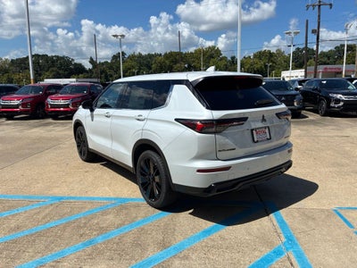 2026 Mitsubishi Outlander LE