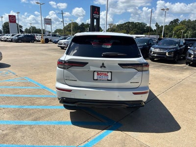 2026 Mitsubishi Outlander LE