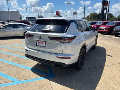 2026 Mitsubishi Outlander LE