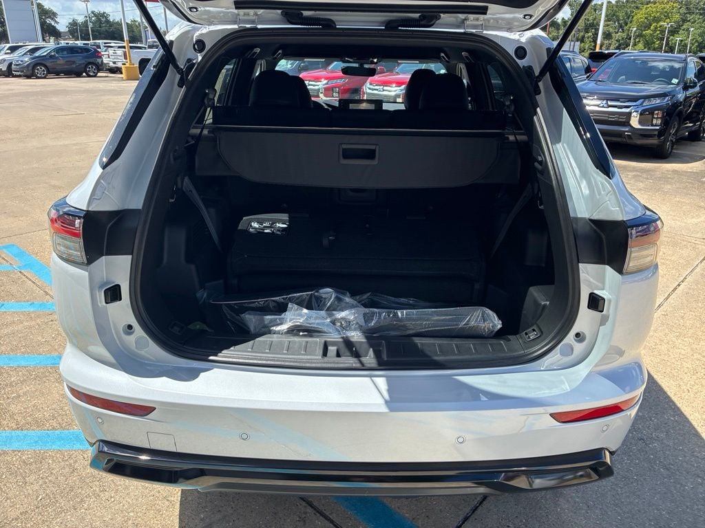 2026 Mitsubishi Outlander LE