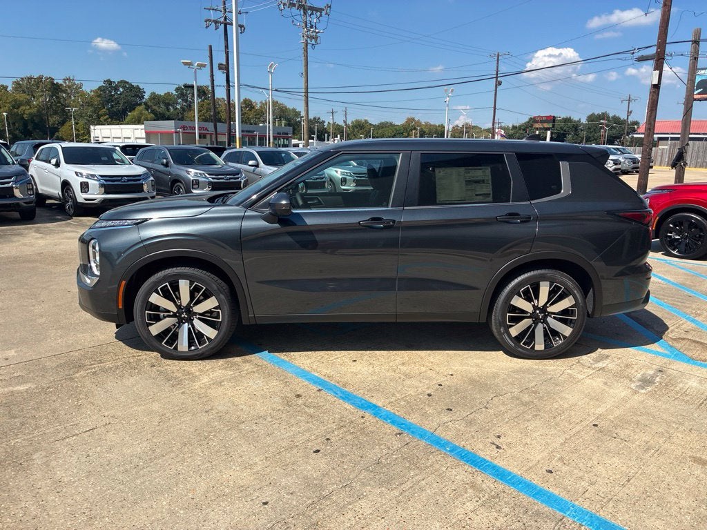 2026 Mitsubishi Outlander SE