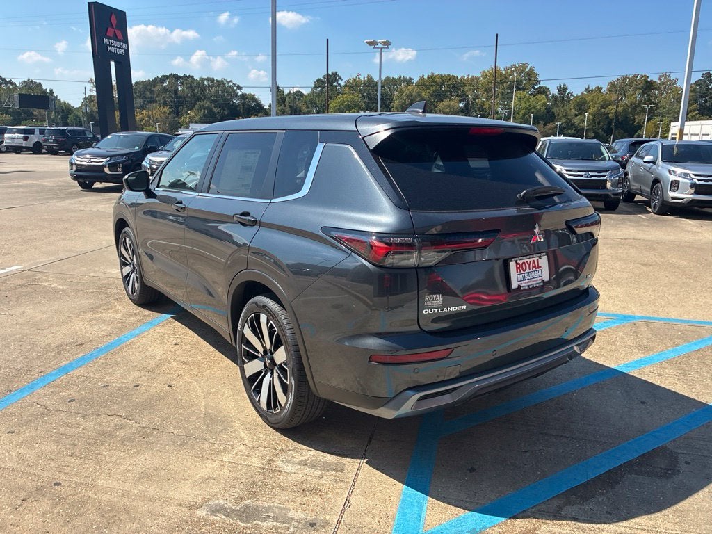 2026 Mitsubishi Outlander SE