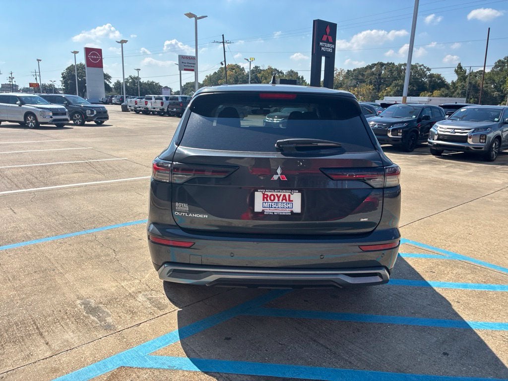 2026 Mitsubishi Outlander SE