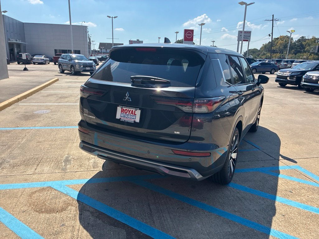 2026 Mitsubishi Outlander SE