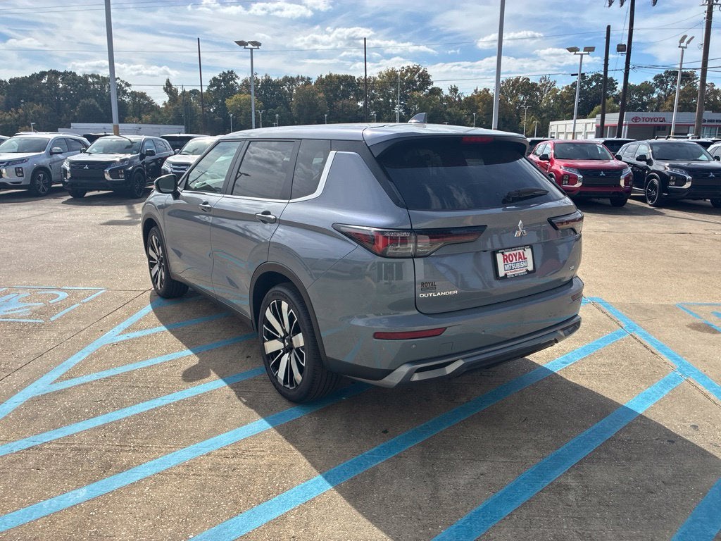 2026 Mitsubishi Outlander SE
