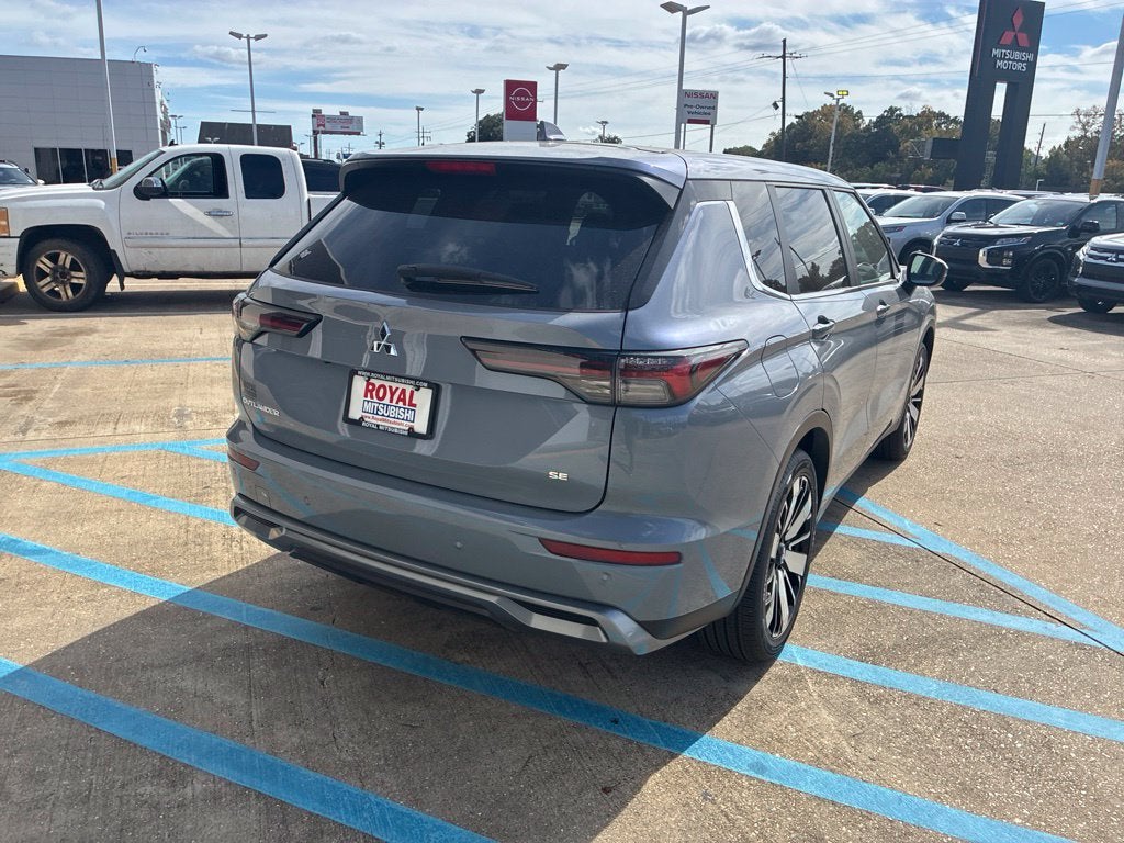 2026 Mitsubishi Outlander SE