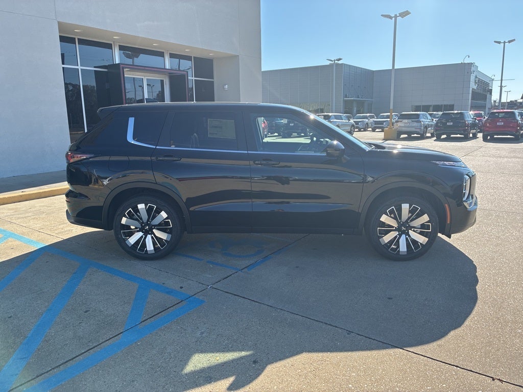 2026 Mitsubishi Outlander SE