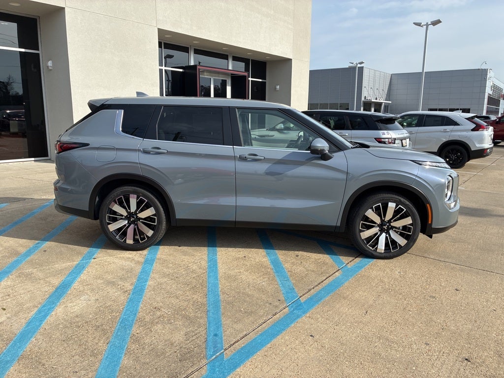 2026 Mitsubishi Outlander SE