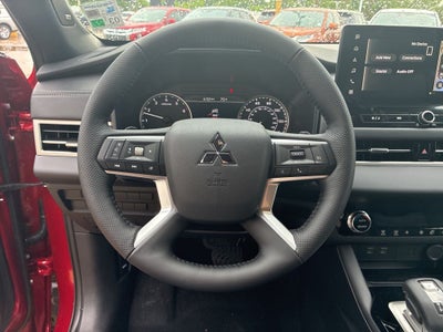 2026 Mitsubishi Outlander Base