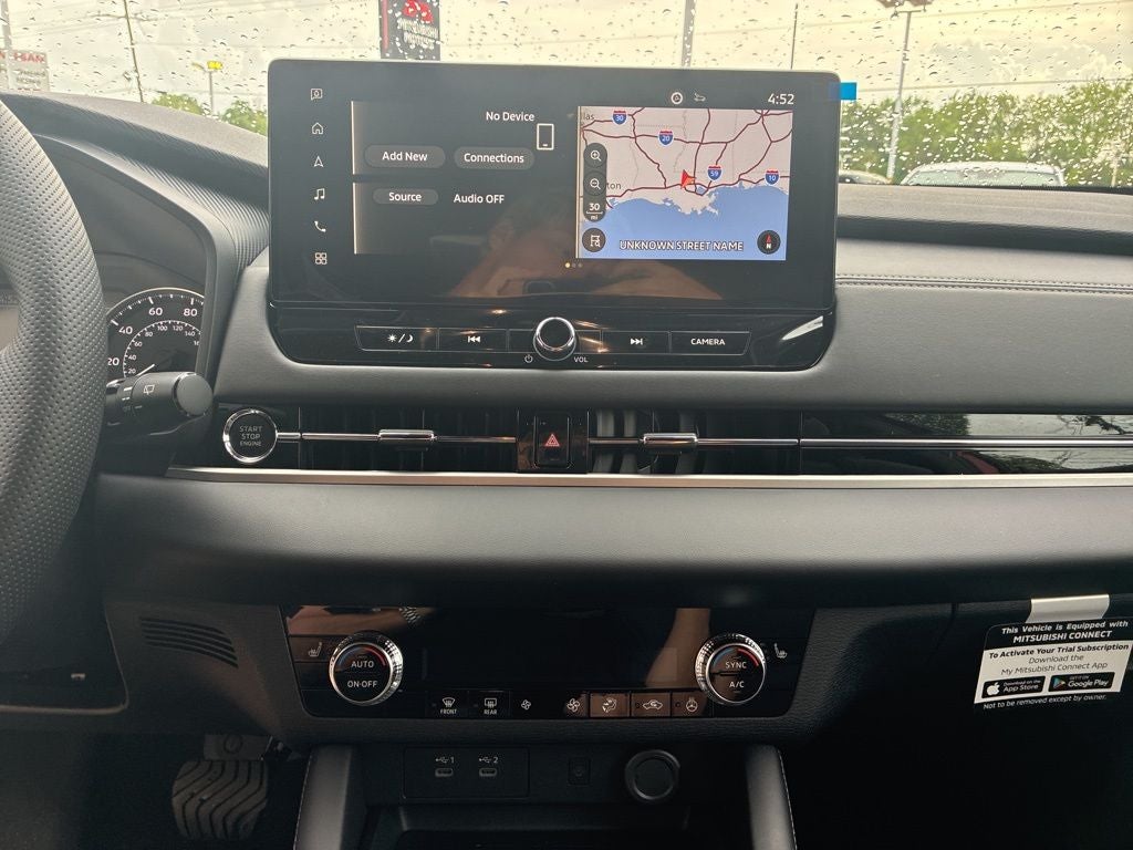 2026 Mitsubishi Outlander Base