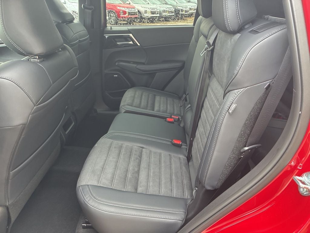 2026 Mitsubishi Outlander Base