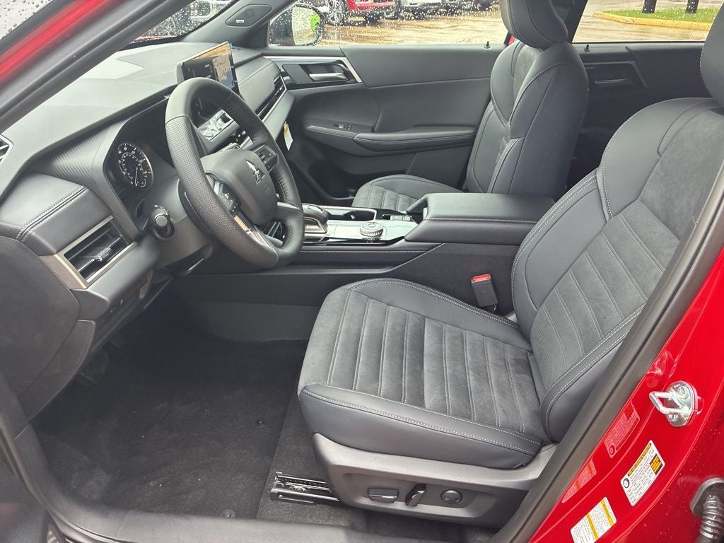 2026 Mitsubishi Outlander Base