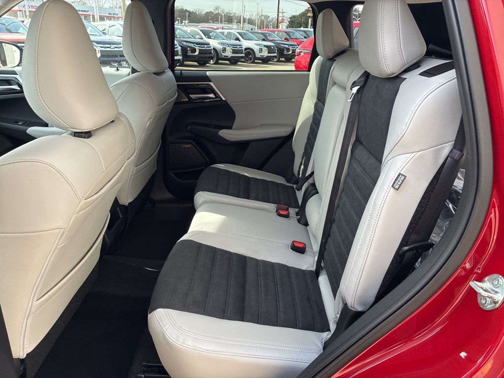 2026 Mitsubishi Outlander SE