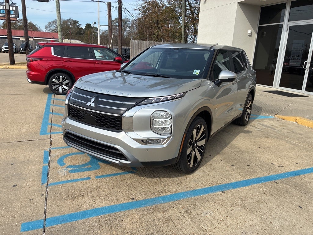 2026 Mitsubishi Outlander SE