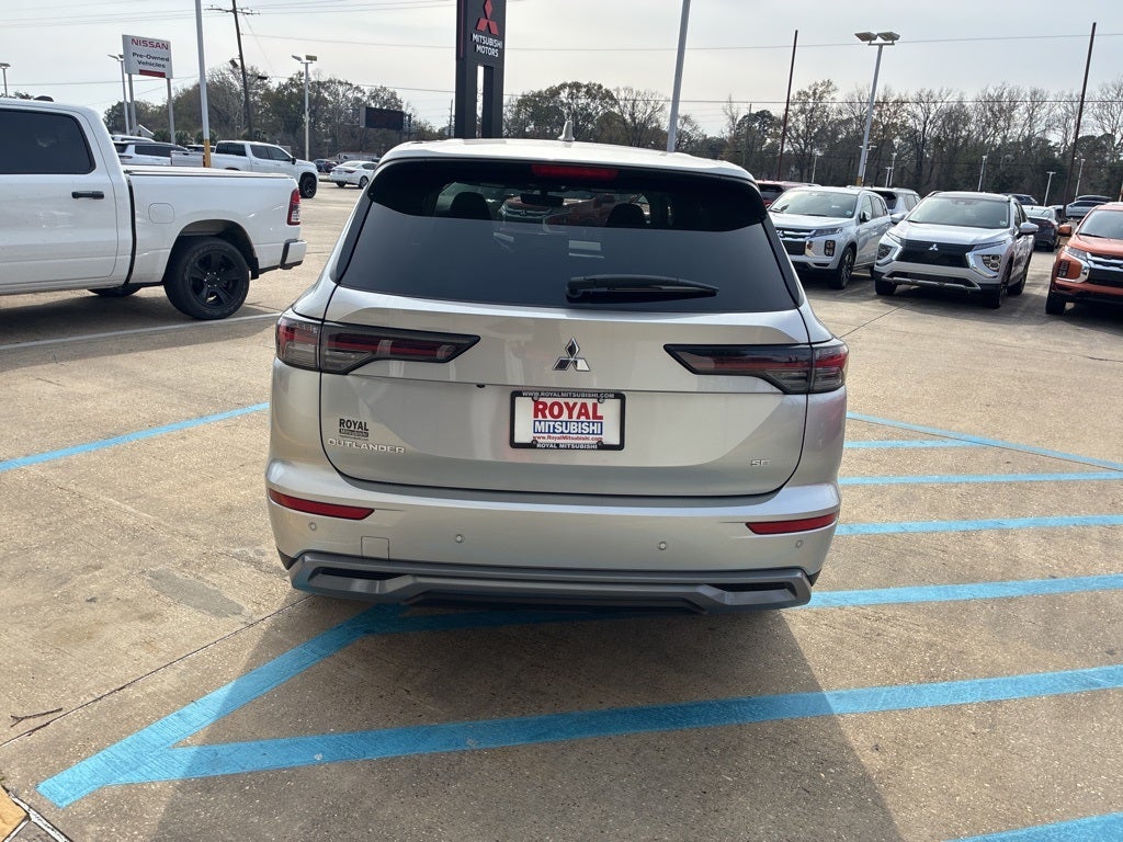 2026 Mitsubishi Outlander SE