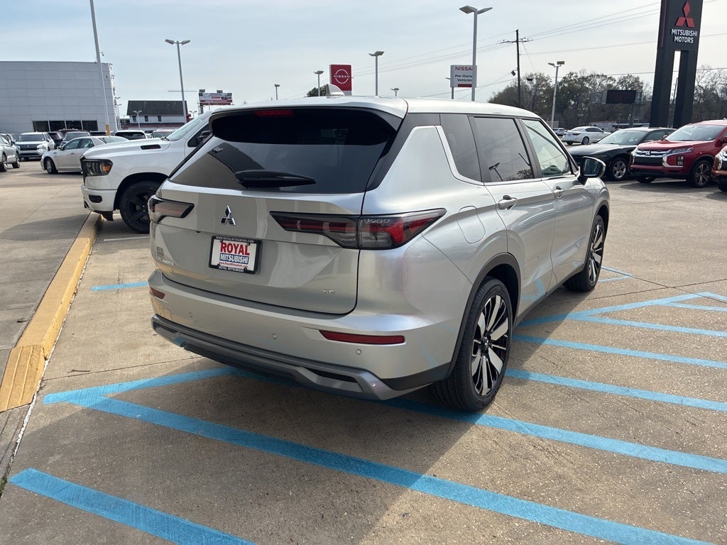 2026 Mitsubishi Outlander SE