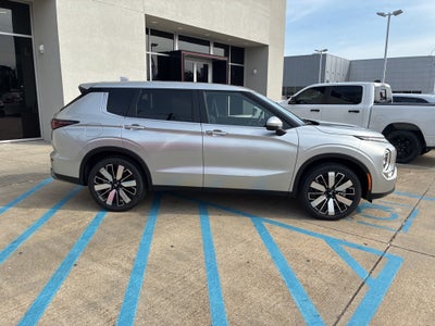 2026 Mitsubishi Outlander SE