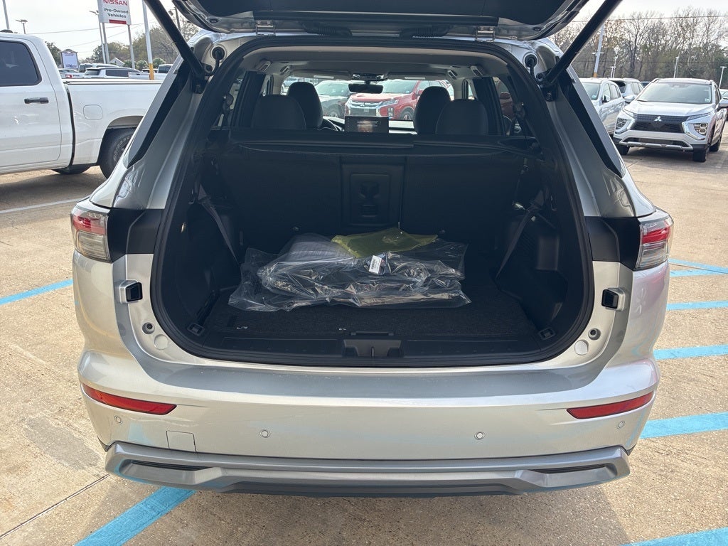 2026 Mitsubishi Outlander SE