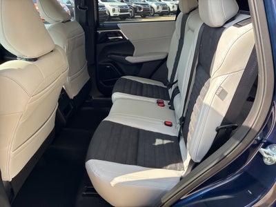 2026 Mitsubishi Outlander SE