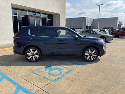 2026 Mitsubishi Outlander SE