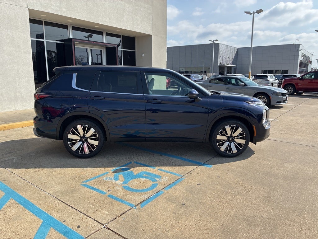 2026 Mitsubishi Outlander SE