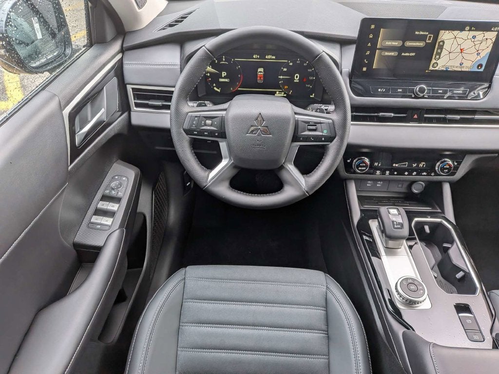 2026 Mitsubishi Outlander Base