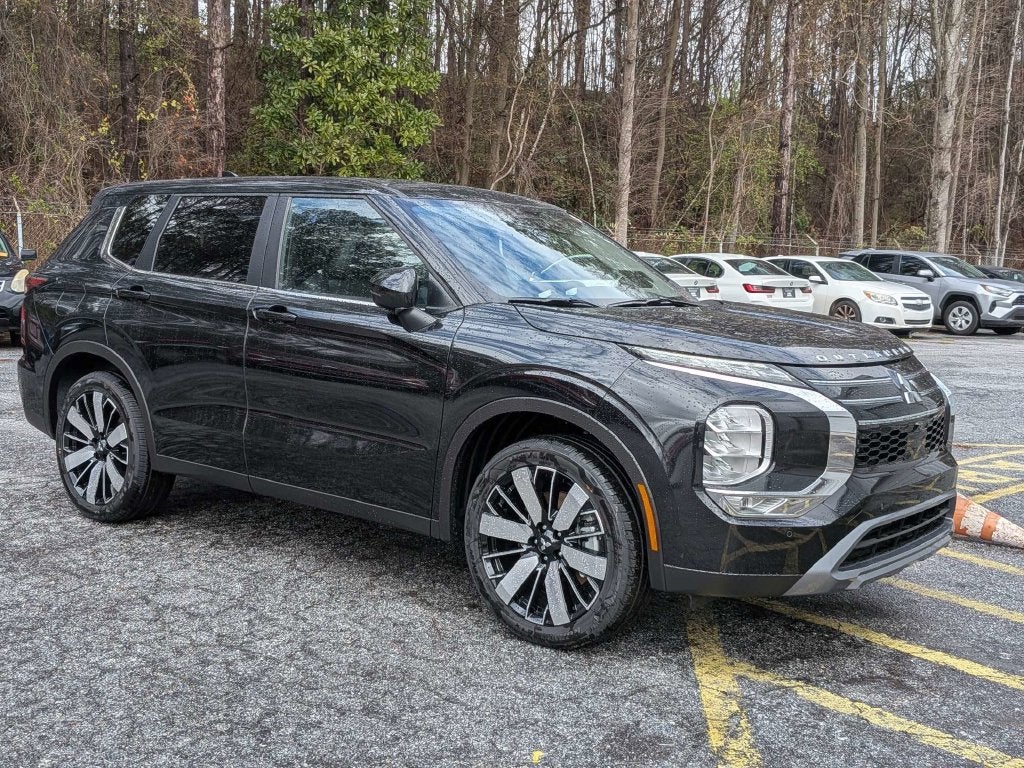2026 Mitsubishi Outlander Base