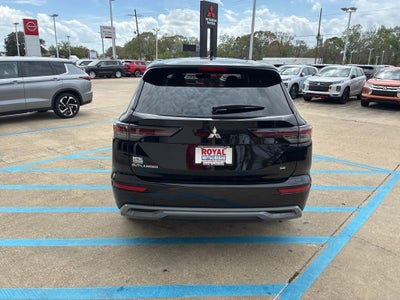 2026 Mitsubishi Outlander SE