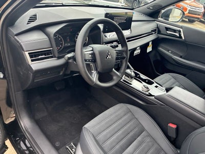 2026 Mitsubishi Outlander LE