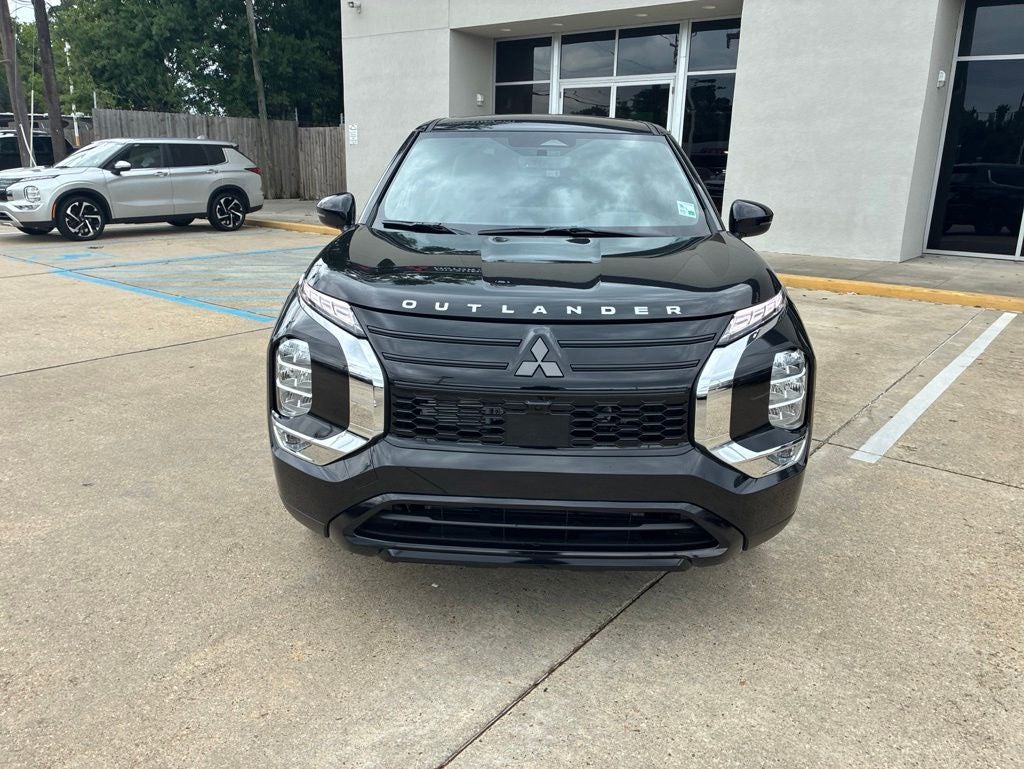 2026 Mitsubishi Outlander LE