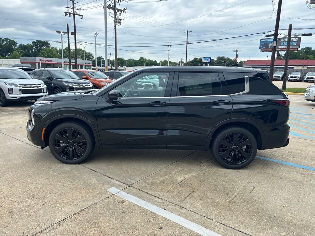 2026 Mitsubishi Outlander LE