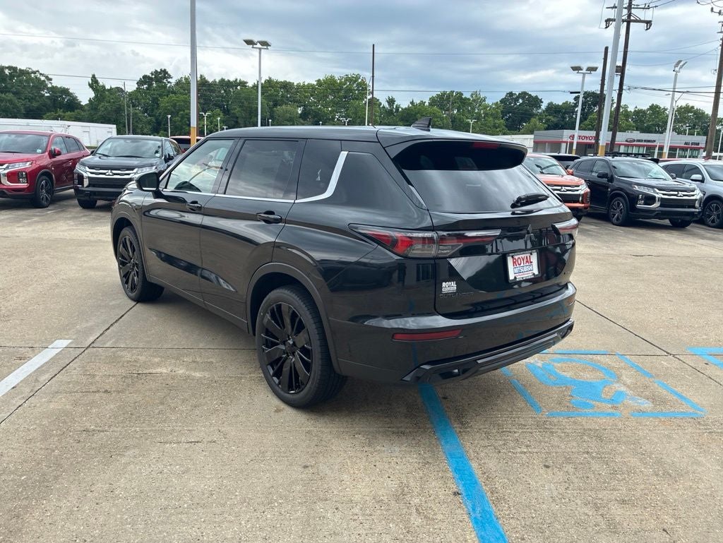 2026 Mitsubishi Outlander LE