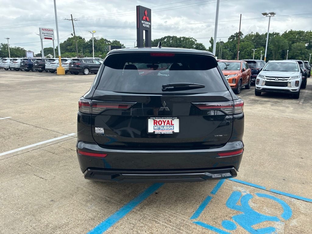 2026 Mitsubishi Outlander LE